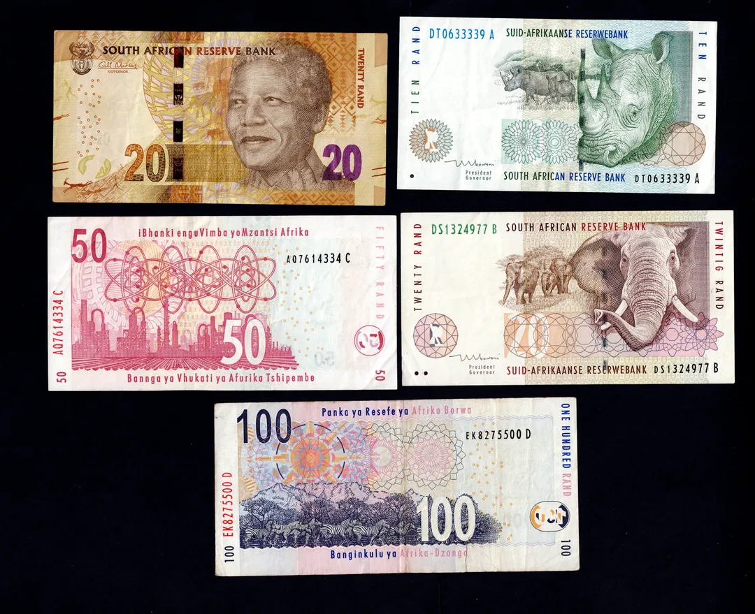 Lot 31 — South African Reserve Bank Mixed 10, 20, 50 & 100 Rand Banknote Group