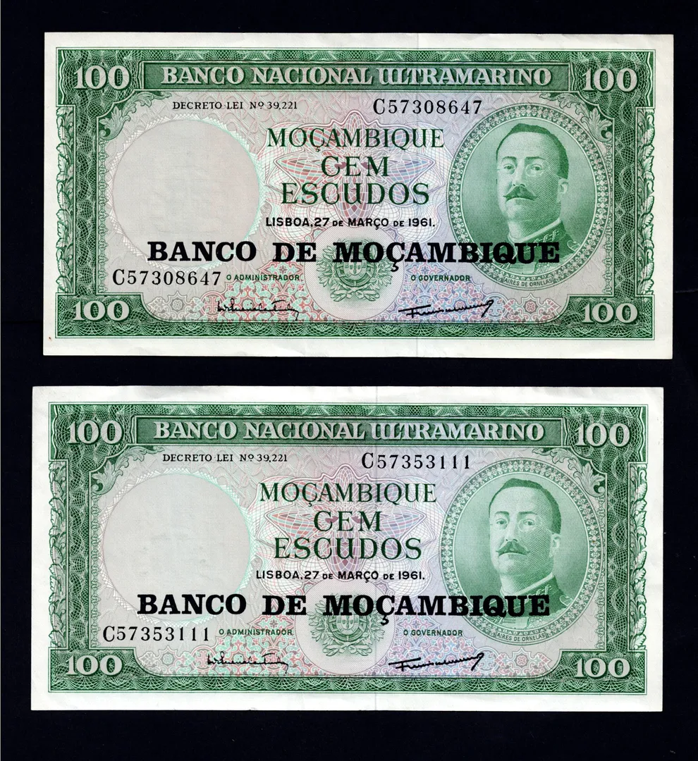 Lot 24 — Banco Nacional Ultramarino Mozambique 100 Escudos Banknotes - Pair